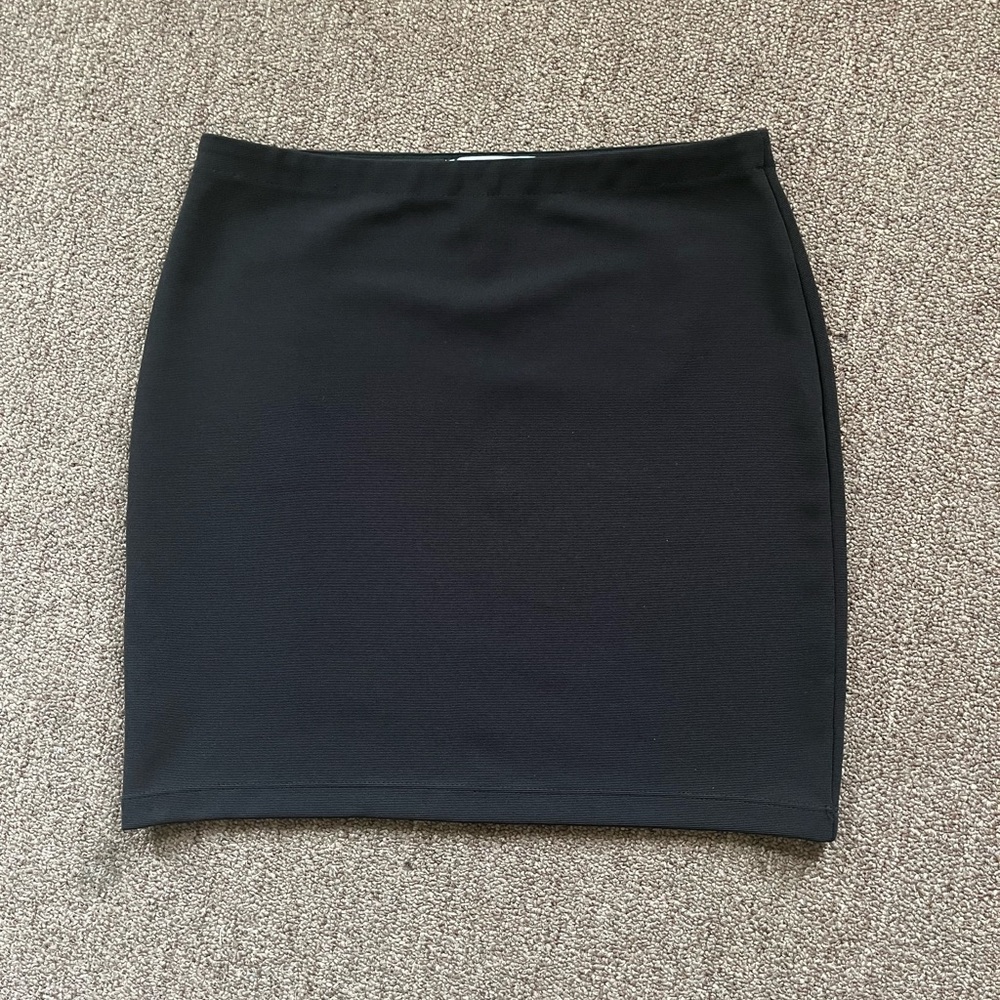 Forever 21 Elegant Black Pencil Skirt